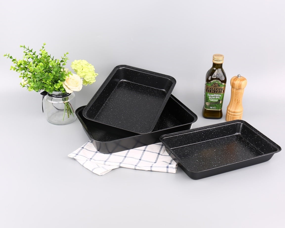 Guide to Cleaning Baking Trays
